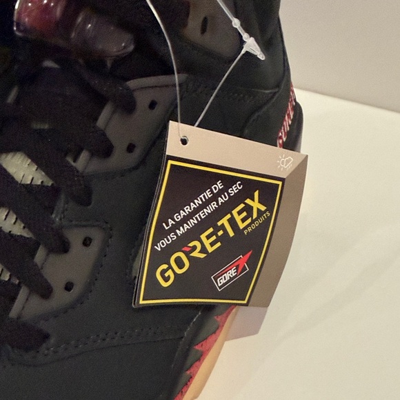 GORE-TEX Black and Red Men's Sneakers - Picture 4 of 6